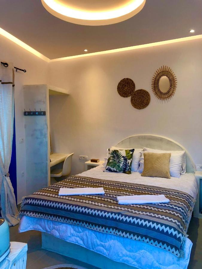 Oldtown Suites Fira Exterior foto