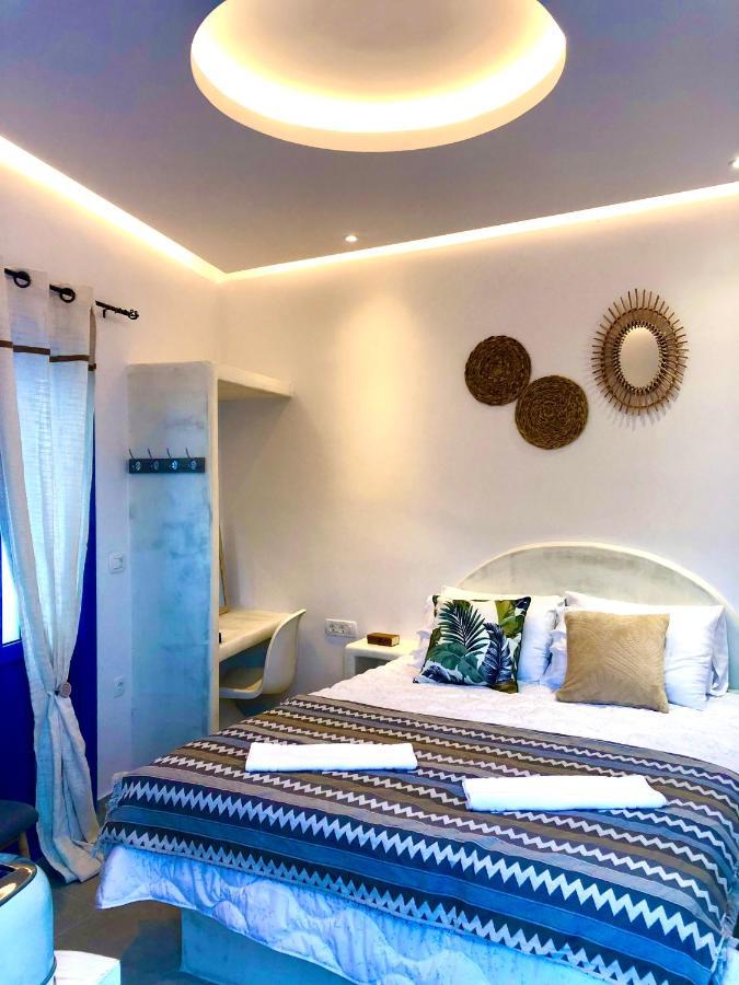 Oldtown Suites Fira Exterior foto