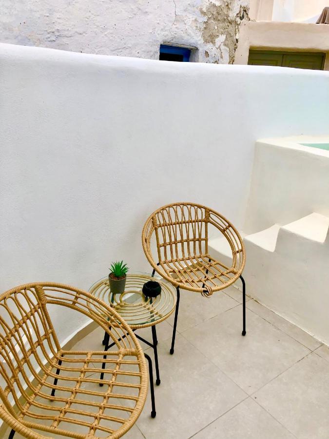 Oldtown Suites Fira Exterior foto