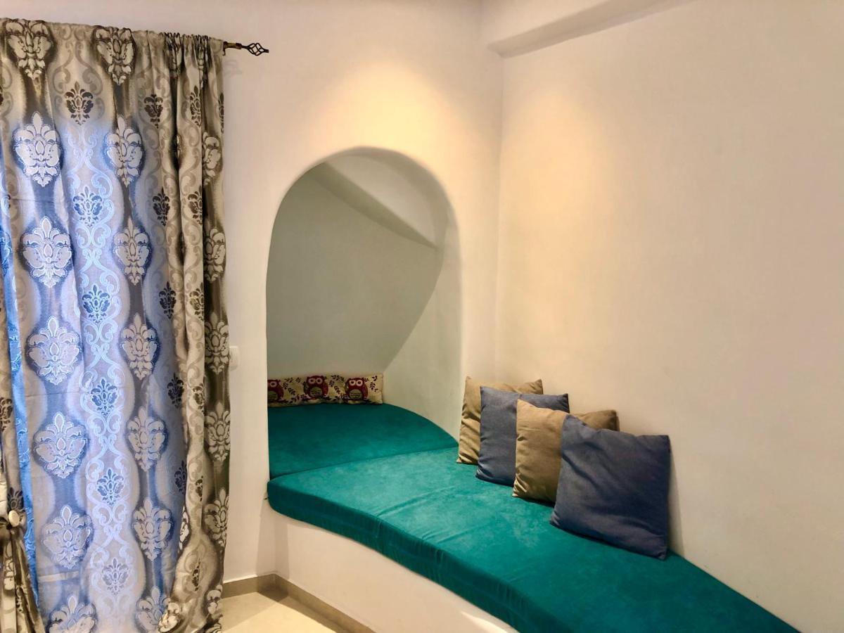 Oldtown Suites Fira Exterior foto